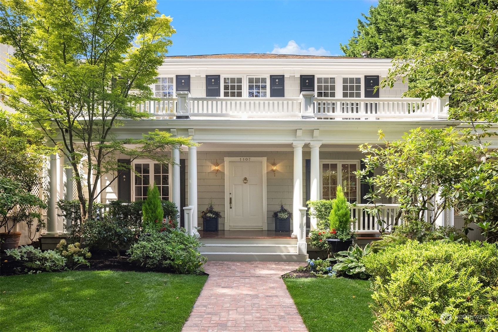 1107 36th Avenue E List Price 3,200,000 Est. Price 18,710/mo Down 640,000 (20)